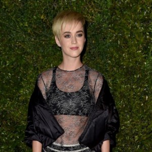 Katy Perry New Hairstyle Makes Her Look Like Eminem & Ellen DeGeneres, Claims Fans Katy Perry New Hairstyle Makes Her Look Like Eminem & Ellen DeGeneres, Claims Fans